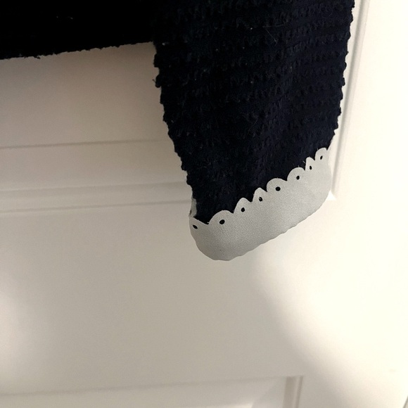 Peter Pan-Collared Sweater - Picture 3 of 7